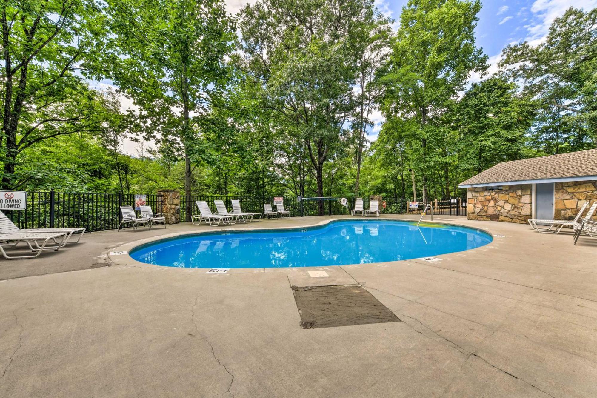 Gatlinburg Cabin With Game Room, Hot Tub And Mtn Views Exterior foto