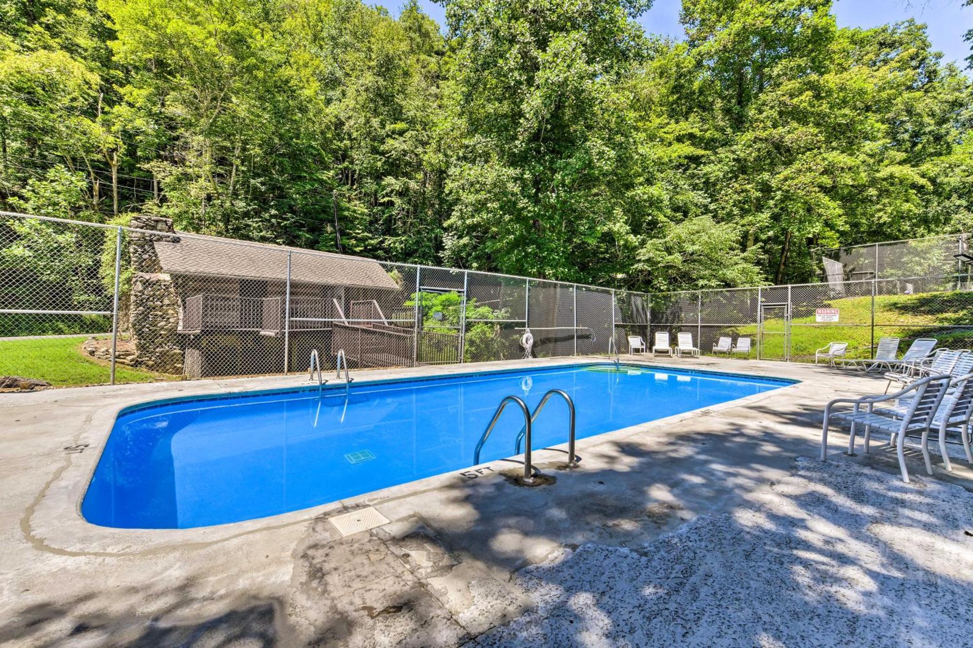 Gatlinburg Cabin With Game Room, Hot Tub And Mtn Views Exterior foto