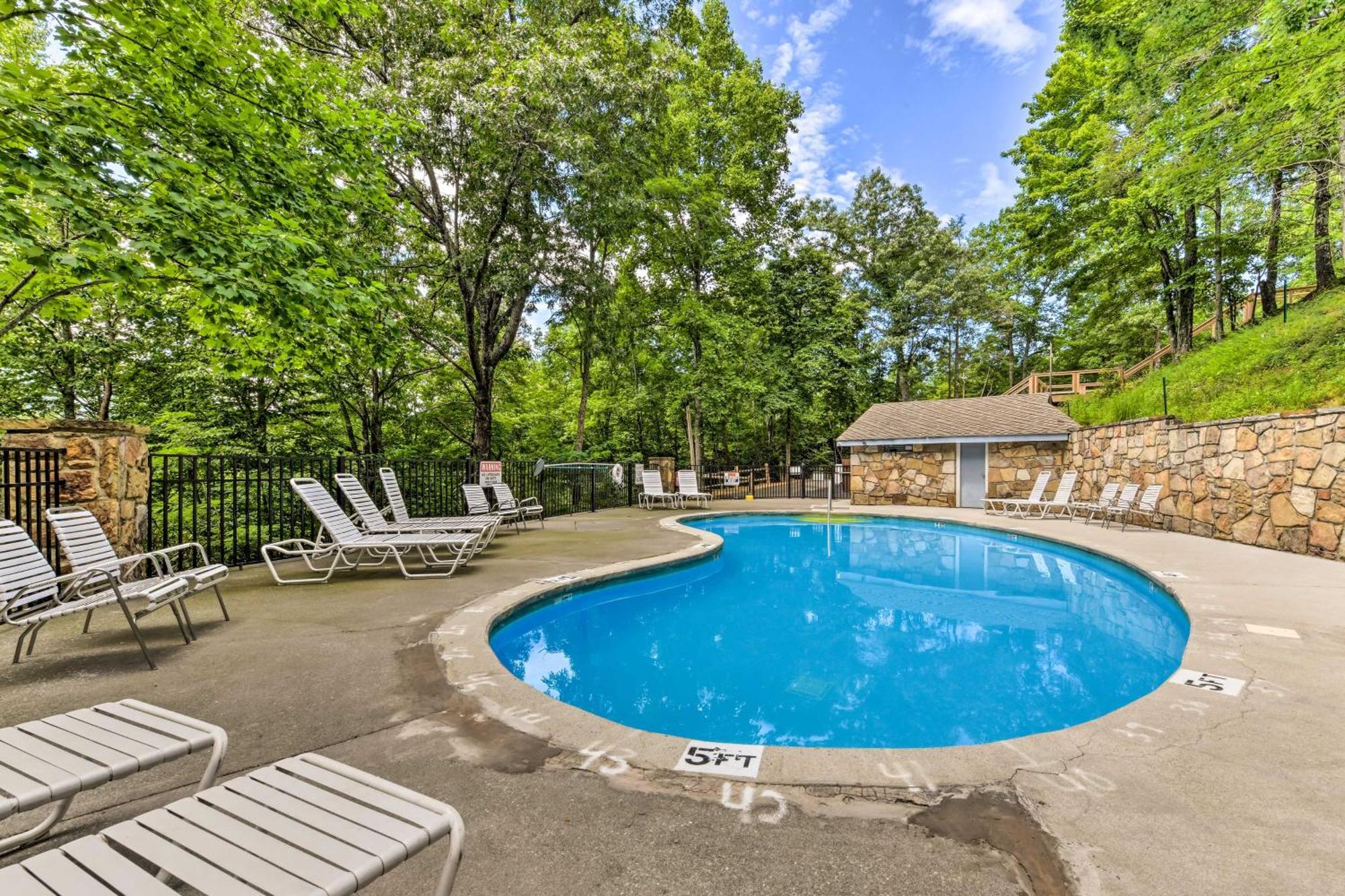 Gatlinburg Cabin With Game Room, Hot Tub And Mtn Views Exterior foto